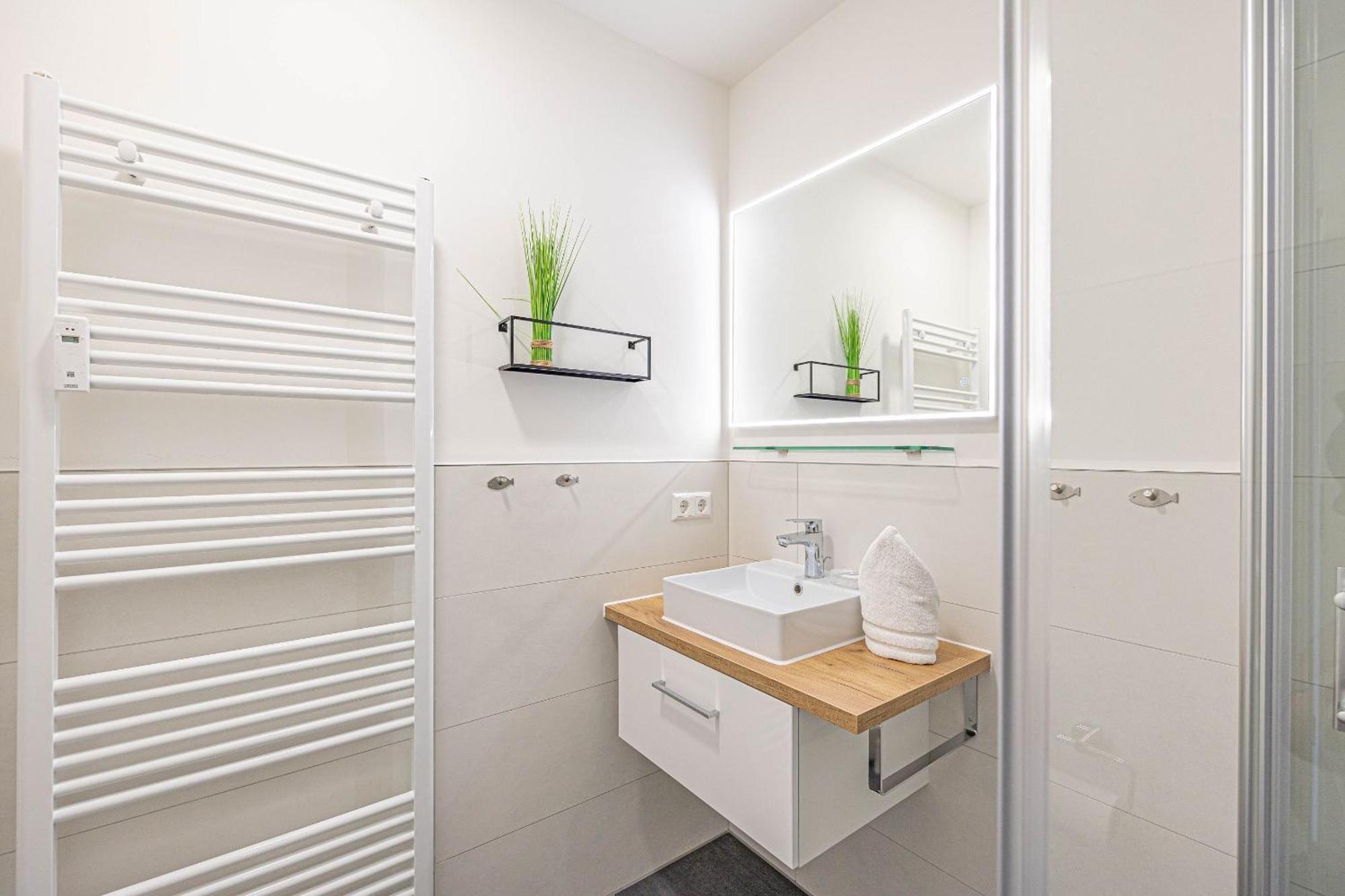 Fewo1846 - Strandresidenz Wassersleben Suedblick App 689 - Komfortables Apartment Mit Balkon Und Meerblick Гаррісле Екстер'єр фото